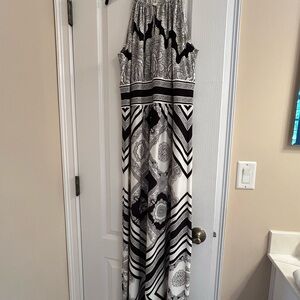 Soma Intimates Black and White Patterned Maxi Dress size L